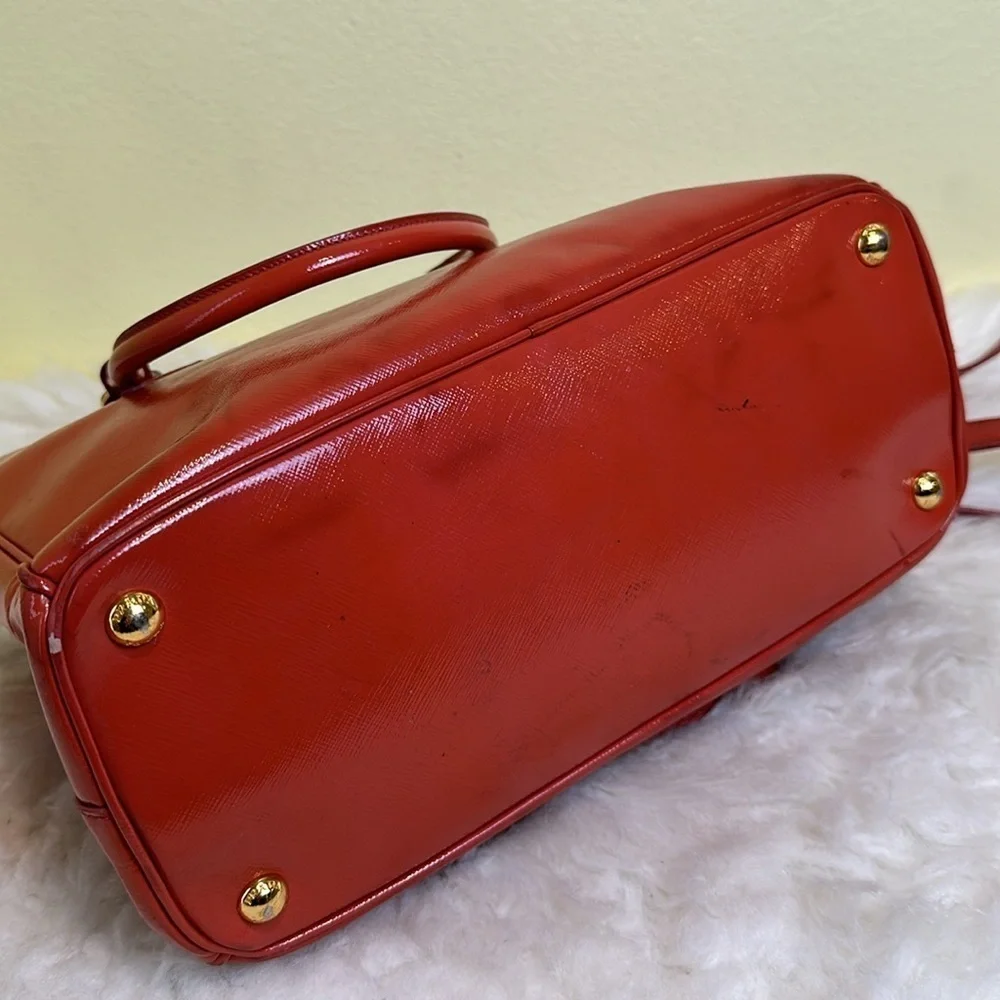 💯Authentic Prada Red Leather Handbag🍀